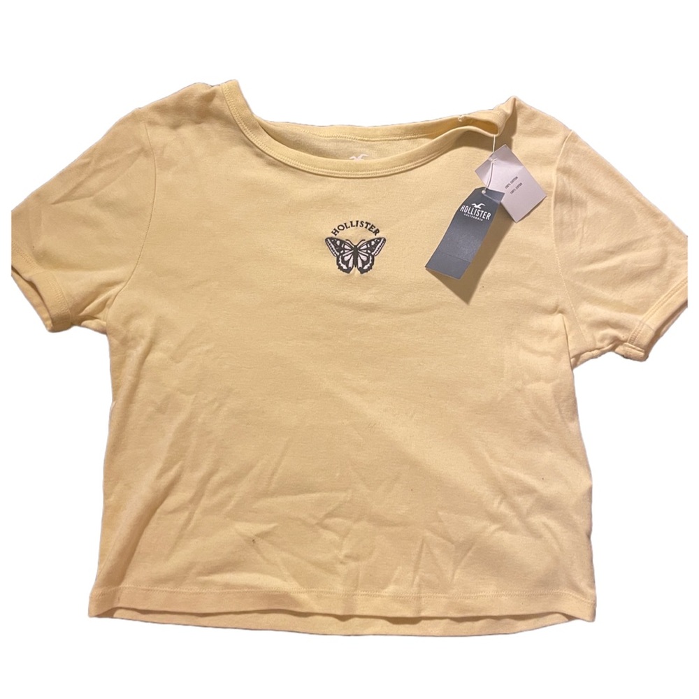 Yellow Hollister tee 💛
